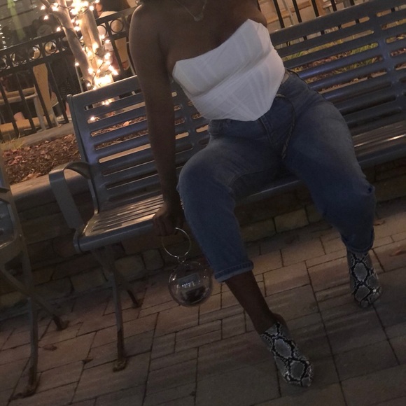 Bustier - Picture 3 of 7